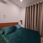 Cane Apartamento Tirana